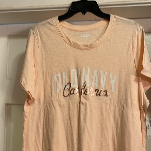 5 Old Navy shirts - 2 new with tags & 3 without tags - Picture 7 of 7